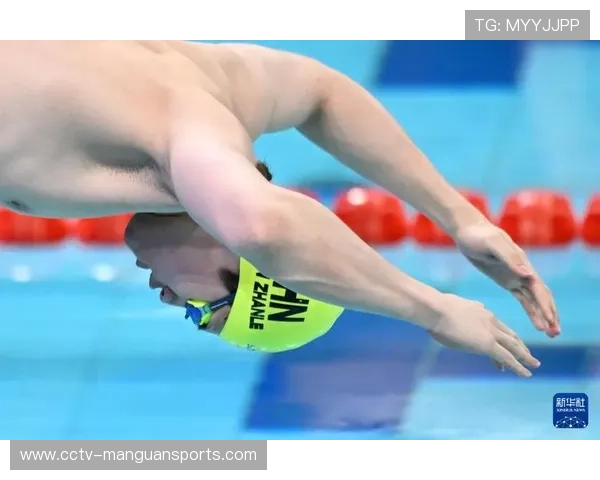 男子200米自由泳潘展乐中途提速,后半程成胜负关键 男子200米自由泳潘展乐中途提速,后半程成胜负关键